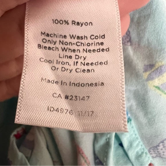 Talbots Sleeveless Popover Top Seashells Blue Colorful Sz Large Pleated Coastal - Picture 9 of 10